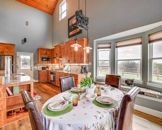 Farm Retreat with Furnished Patio 12 Mi to McKinney - Princeton - Dining room