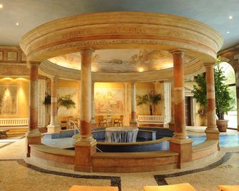 4-Sterne Superior Erlebnishotel Colosseo, Europa-Park Erlebnis-Resort - Rust - Lobi