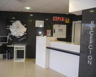 Hotel LB Villa De Cuenca - Cuenca - Receptionist