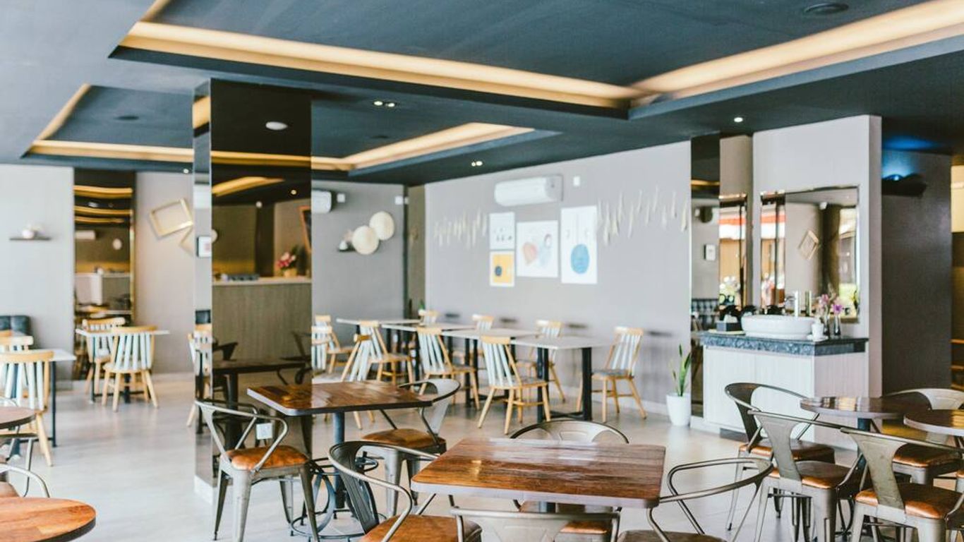 باريلانج هوتل ناجويا باتام