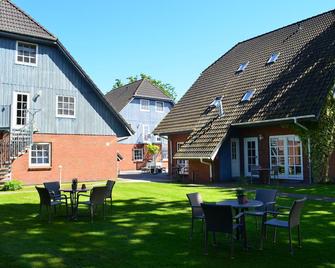 Captain Pahlen Ferienanlage - Zingst - Patio