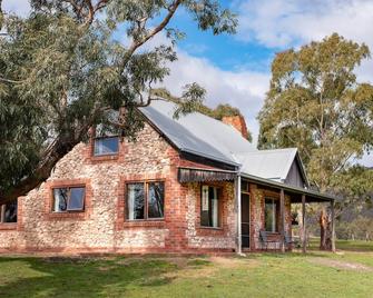 Grampians Pioneer Cottages - Halls Gap