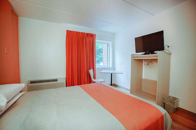 Motel 6 Albany Ny 52 8 0 Albany Hotel Deals Reviews