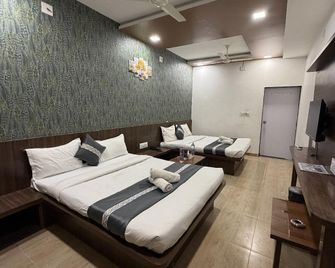 Hotel Candlewood Bar & Restro - Mount Abu - Slaapkamer