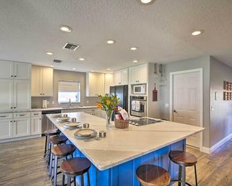 Waterfront Lake Placid Home w/ Dock & Fire Pit - Lake Placid - Dining room