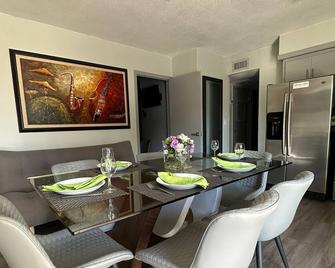 Sheridan Suites Apartments - Dania Beach - Sala de jantar