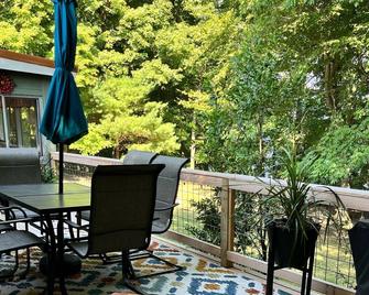 Feb. Special-Book 2 Nights, Get 1 Night Free: Book a long weekend family trip! - Lucas - Patio