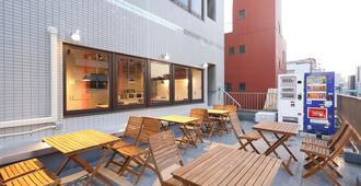 Oak Hotel Edo - Hostel - Tokio - Patio