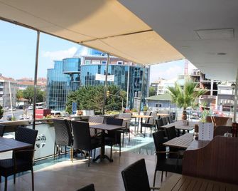 هري ان مارتر اسطنبول - اسطنبول - مطعم