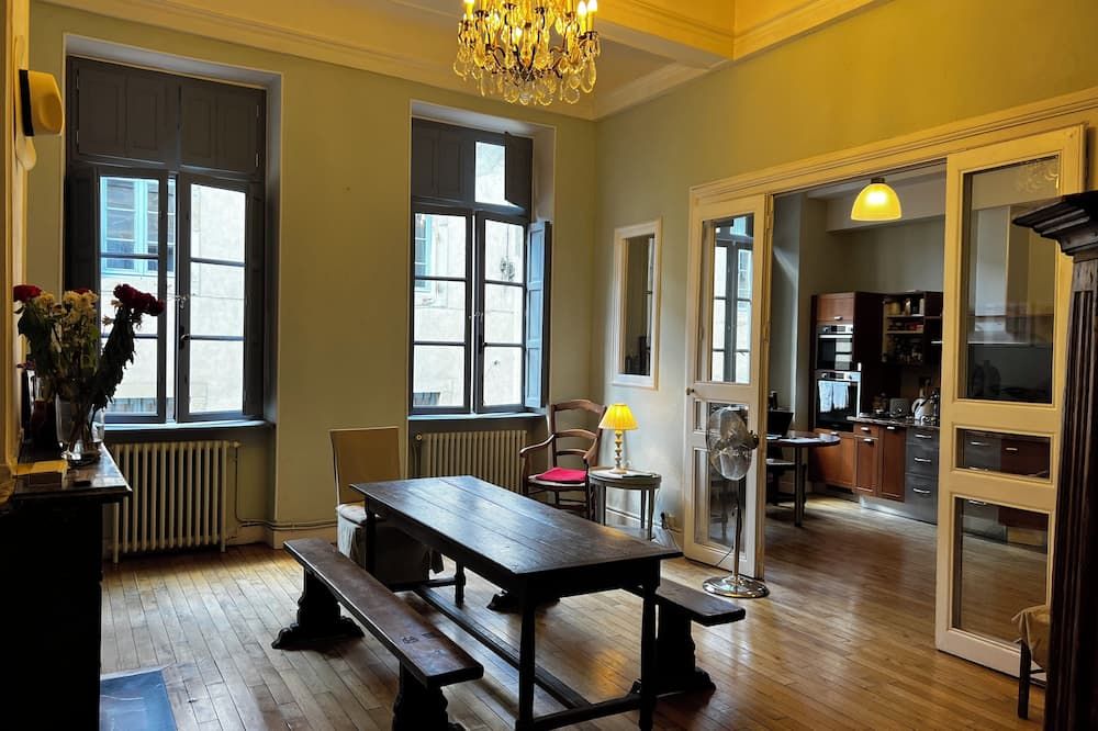 Maison Gally Historic Luxury - קרקסון - חדר אוכל