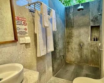 Seascape Retreats Dhigurah - Dhigurah - Badkamer
