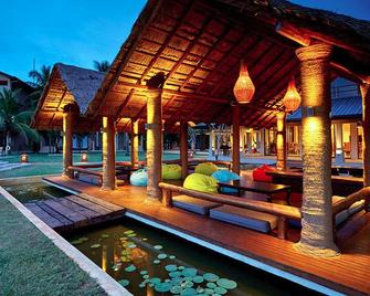 Amaranthe Bay Resort & Spa - Trikunamalaja - Patio