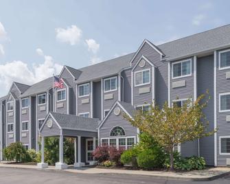 Microtel Inn & Suites by Wyndham Uncasville - Uncasville - Building