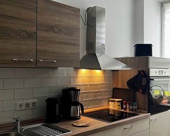 Apartment house in Essen over 2 levels & garden - Essen - Kitchen