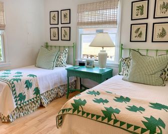Fresh Fruit: Pet Friendly, pleasant single story on private lane. - Ocracoke - Habitación