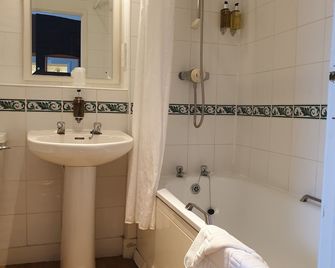 Red Lion Hotel - Basingstoke - Badkamer
