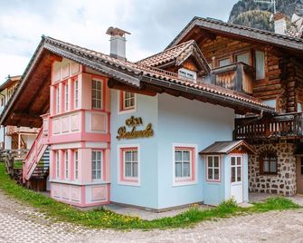 Beautiful apartment for 6 guests with WIFI, TV and balcony - Mazzin - Building