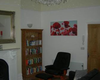 High Street Suites 3 - Ventnor - Obývací pokoj