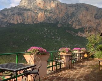 Caiat Refuge - Chefchaouen - Balkon