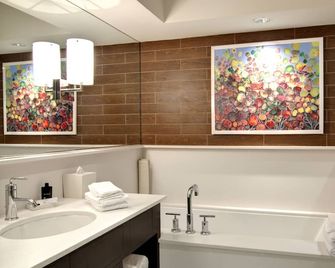 City Loft Hotel - Beaufort - Bathroom