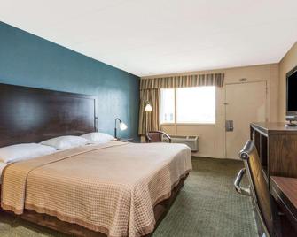 Atlantic Inn - Virginia Beach - Bedroom