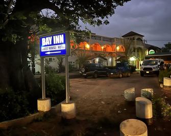 Bay Inn Hotel - Tanji - Edificio