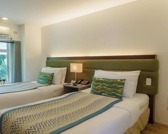 Acuatico Beach Resort & Hotel - Laiya