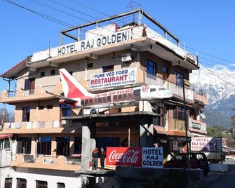 Hotel Raj Golden & Restaurant - Pālampur - Building