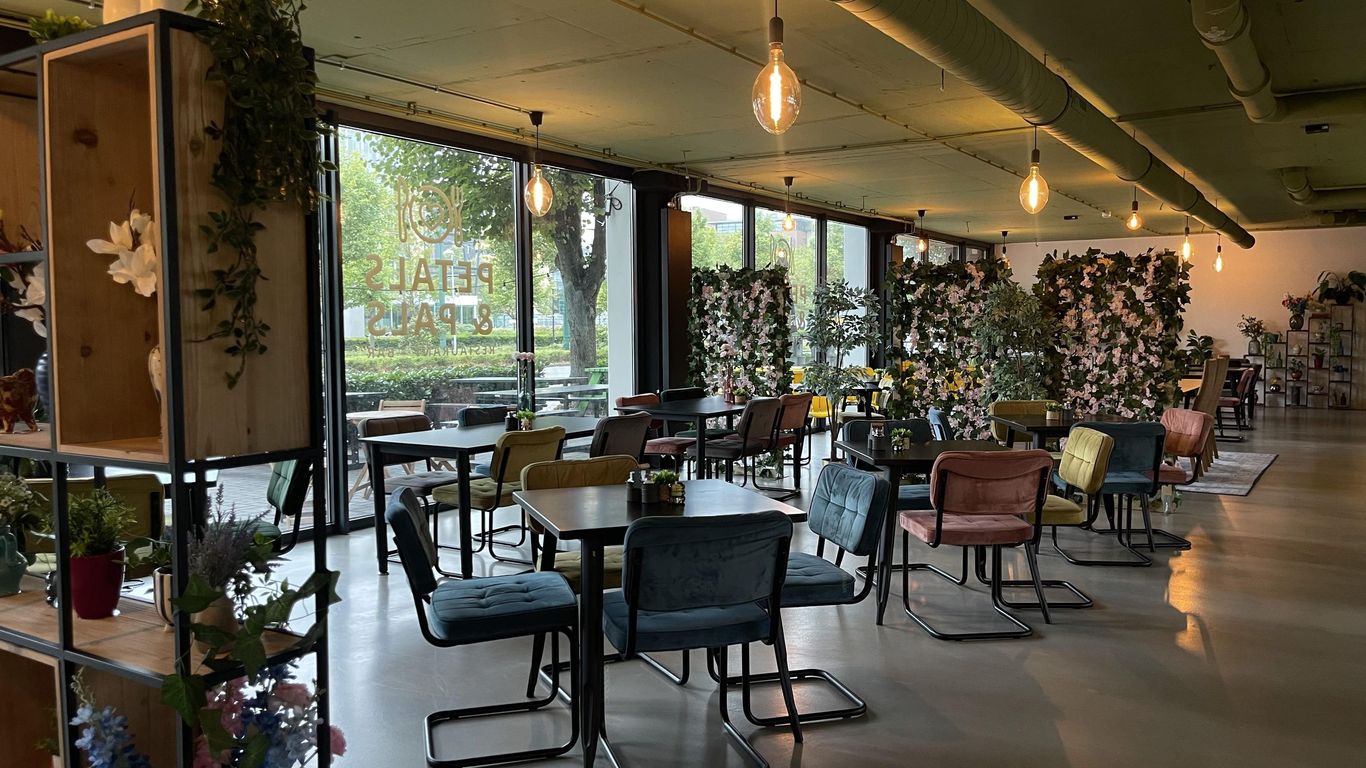 Urban Hotel The Golden Stork