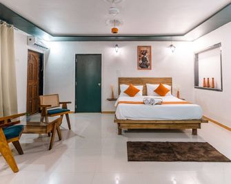 Moustache Daman - Daman - Bedroom