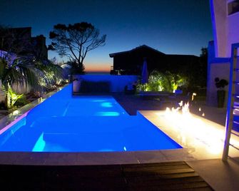 Amazing Views! Walk to the Beach! Pool and Spa! - Del Mar - Pool