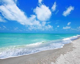 Spacious 5BR Captiva Retreat with Private Pool, Spa & Game Room - Captiva - Beach
