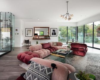 Willow Glen - Los Angeles - Oturma odası