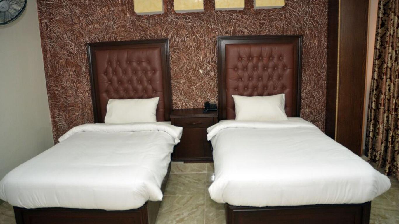 Hotel Redison Blue Area