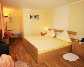 Landhotel Weinrich - Naumburg - Спальня