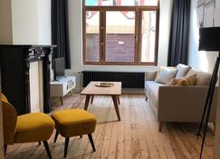 Stayatsea Retro Appartments Blankenberge - Blankenberge - Living room
