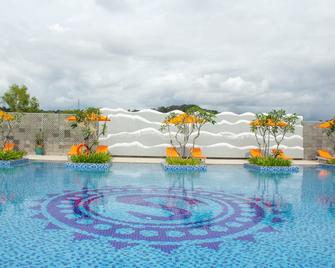 Sunset Sanato Resort & Villas - Phu Quoc - Pool