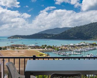 Ocean Views 49A - Airlie Beach - Parveke