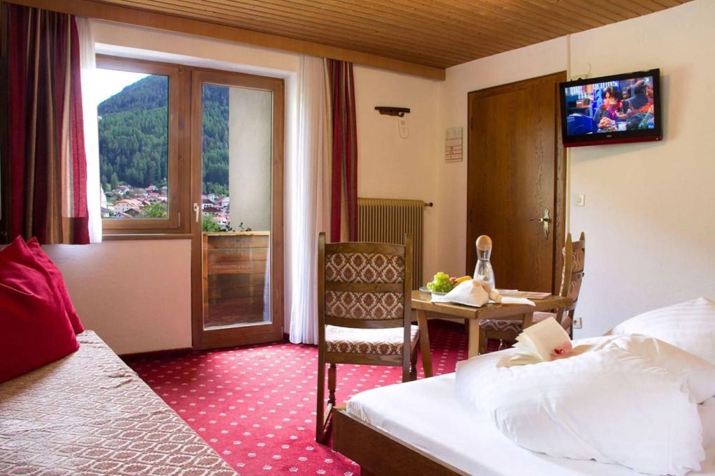 Hotel Kreuz - זרפאוז