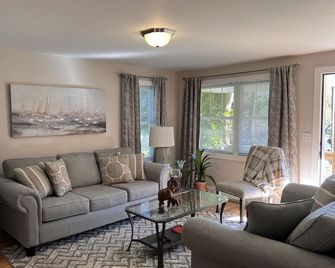 Asheville, Candler- Enjoy Greenview Cottage - Candler - Sala de estar