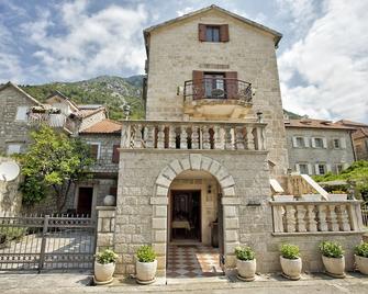 Hotel Admiral - Kotor - Building