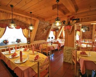 Hotel Chalet Alaska - Pozza di Fassa - Nhà hàng