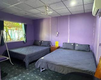 Thu Huynh Homestay - Hostel - Cai Be - Bedroom