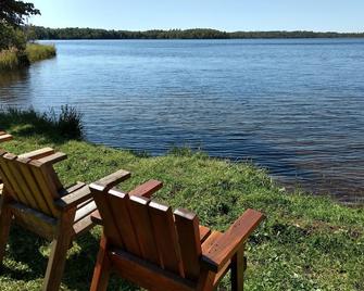 Moose Cabin at Wilderness Wind near Armstrong Lake near Ely, MN - Ely - Patio