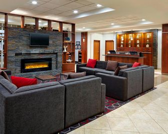 Four Points by Sheraton Moncton - Moncton - Area lounge