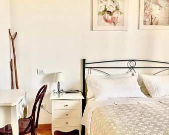 B&B All'Ombra Degli Ulivi - אוסטוני - חדר שינה