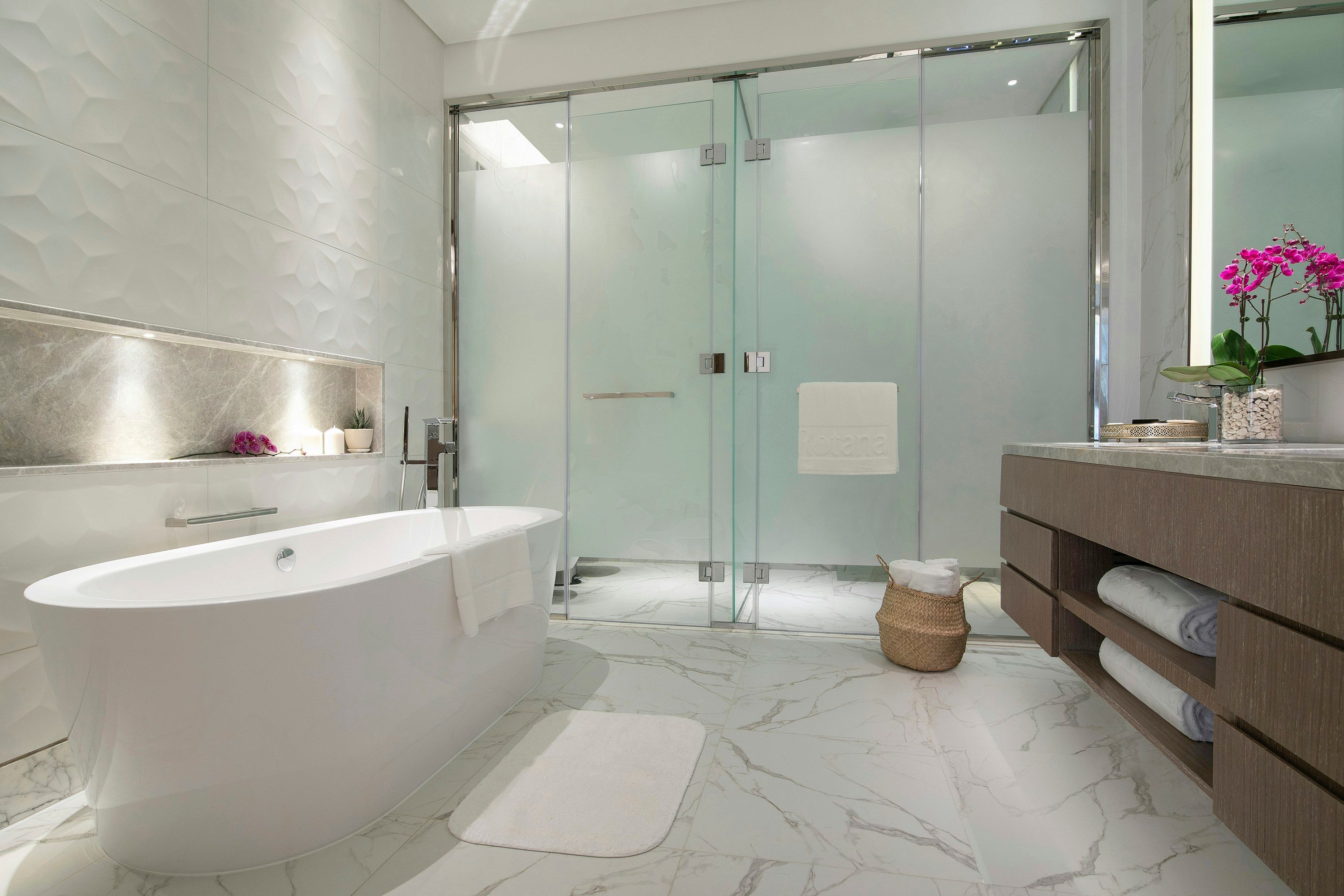 Al Jaddaf Rotana Suite Hotel