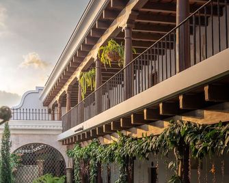 Los Pasos Boutique Hotel & Spa - Antigua - Patio