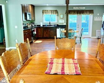 Ridgeview Retreat- Perfect for large groups! - Hazard - Comedor