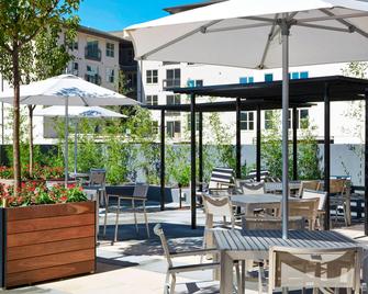 AC Hotel by Marriott Atlanta Buckhead at Phipps Plaza - אטלנטה - פטיו